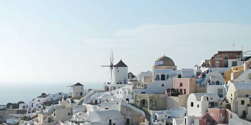 揭秘跨平台套利:迈达斯外汇与其他经纪商报价对比及执行风险深度解析